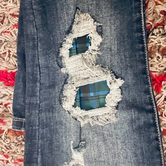 JUDY BLUE LOS ANGELES MID RISE BLUE FLANNEL PATCH STRETCH JEANS - Picture 8 of 10